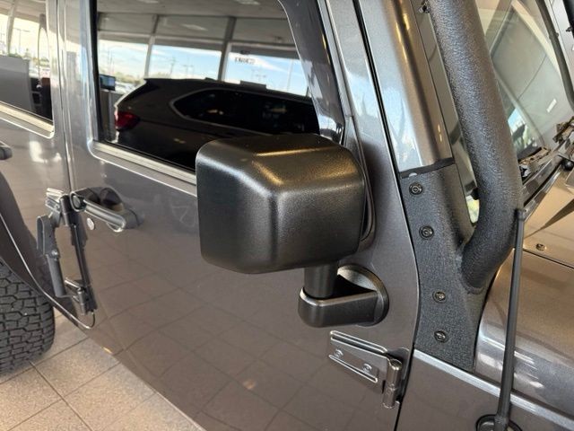 Jeep Wrangler Unlimited Vehicle Full-screen Gallery Image 13