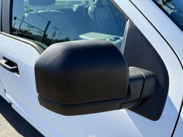 Ford F-150 Vehicle Full-screen Gallery Image 12