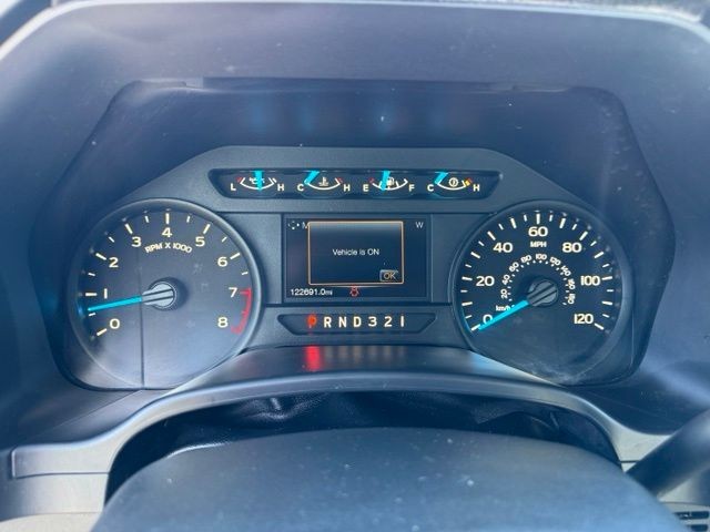Ford F-150 Vehicle Full-screen Gallery Image 16