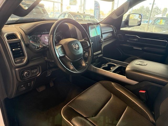 Ram 1500 Vehicle Full-screen Gallery Image 02