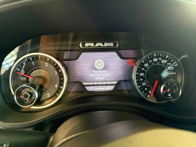 Ram 1500 Vehicle Full-screen Gallery Image 12
