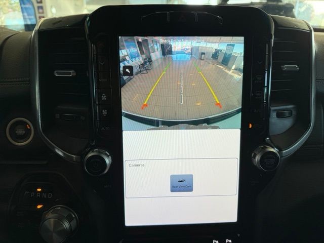 Ram 1500 Vehicle Full-screen Gallery Image 13