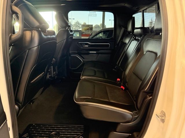 Ram 1500 Vehicle Full-screen Gallery Image 20
