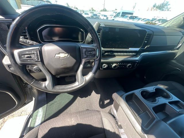 Chevrolet Silverado 1500 Vehicle Full-screen Gallery Image 04