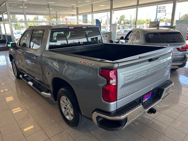 Chevrolet Silverado 1500 Vehicle Full-screen Gallery Image 13