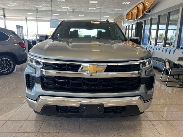 Chevrolet Silverado 1500 Vehicle Full-screen Gallery Image 17