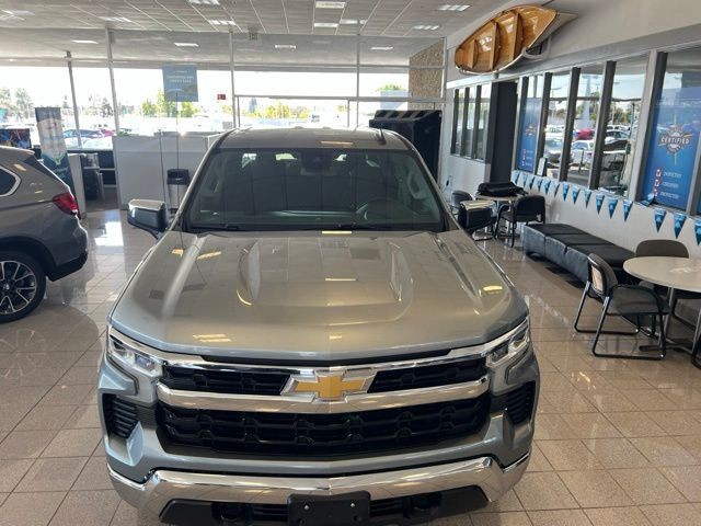 Chevrolet Silverado 1500 Vehicle Full-screen Gallery Image 18