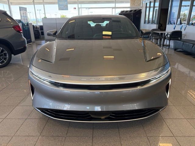 Lucid Air Vehicle Full-screen Gallery Image 08