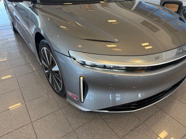 Lucid Air Vehicle Full-screen Gallery Image 09