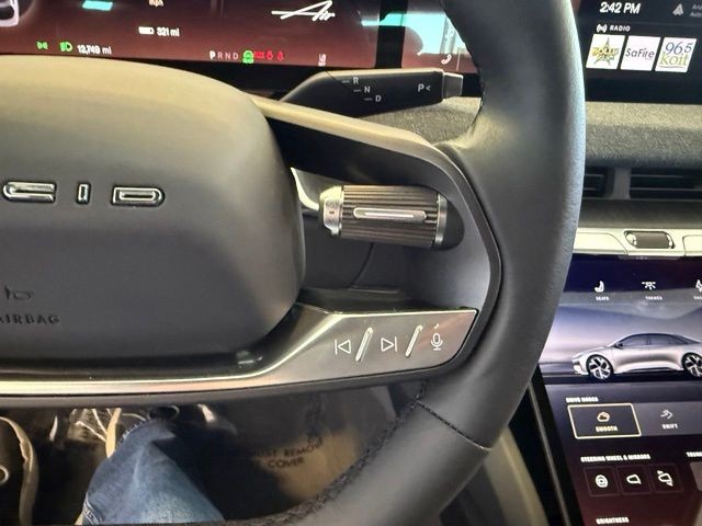 Lucid Air Vehicle Full-screen Gallery Image 16