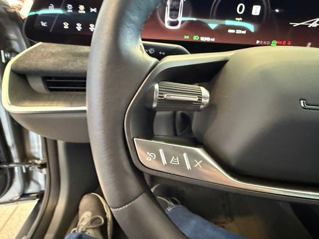 Lucid Air Vehicle Full-screen Gallery Image 17