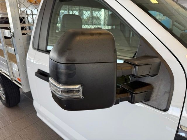 Ford Super Duty F-250 SRW Vehicle Full-screen Gallery Image 12