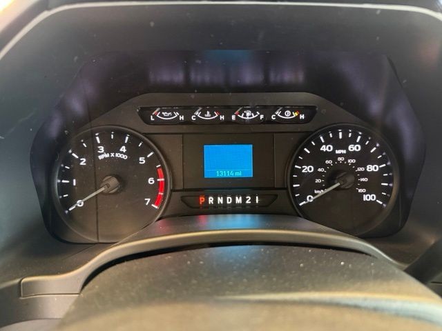Ford Super Duty F-250 SRW Vehicle Full-screen Gallery Image 15