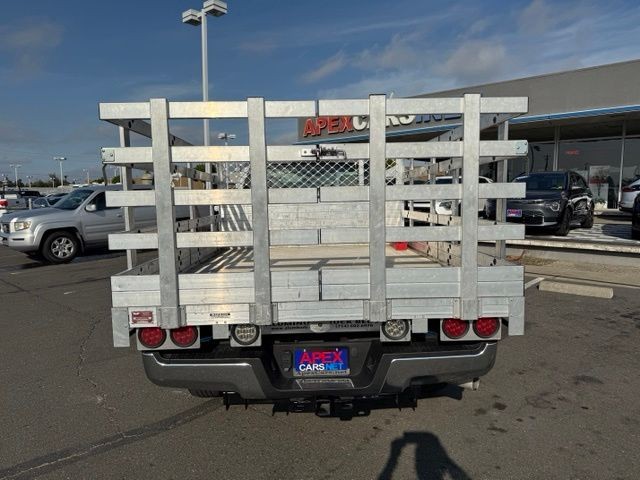 Ford F-350SD Vehicle Full-screen Gallery Image 05