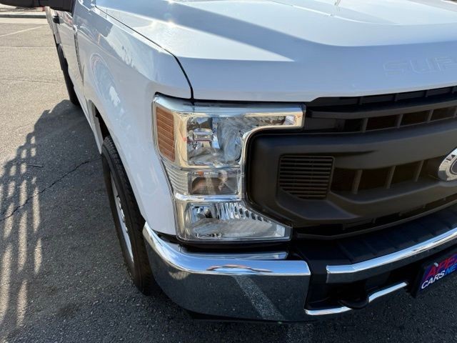 Ford F-350SD Vehicle Full-screen Gallery Image 12