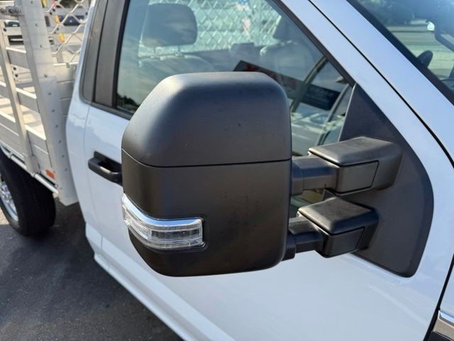 Ford F-350SD Vehicle Full-screen Gallery Image 14