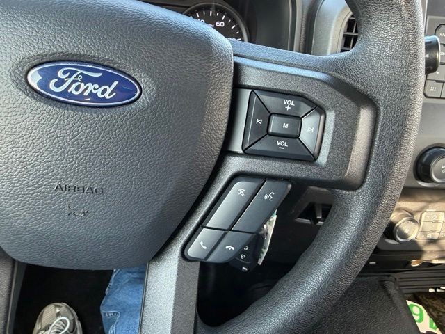 Ford F-350SD Vehicle Full-screen Gallery Image 19