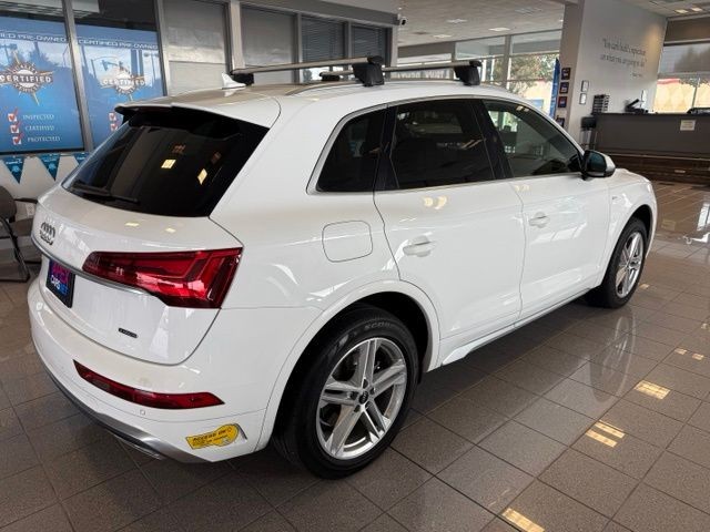 Audi Q5 Vehicle Full-screen Gallery Image 03