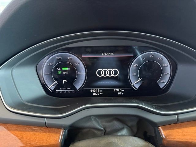 Audi Q5 Vehicle Full-screen Gallery Image 12