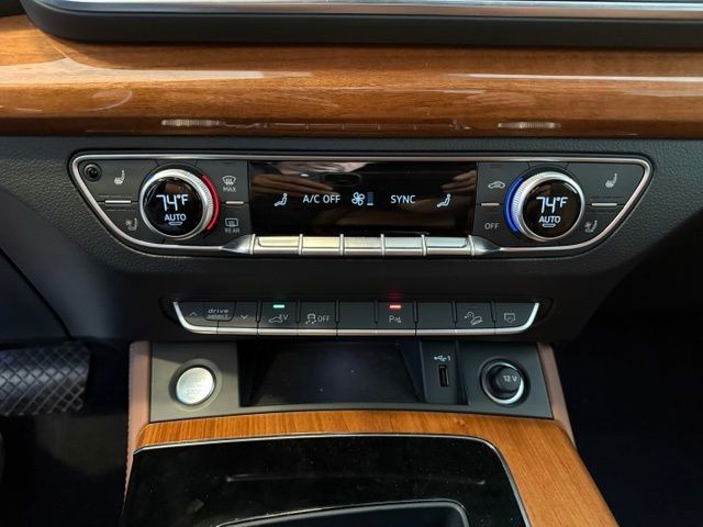 Audi Q5 Vehicle Full-screen Gallery Image 14