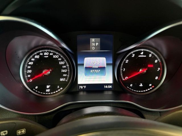 Mercedes-Benz GLC Vehicle Full-screen Gallery Image 15