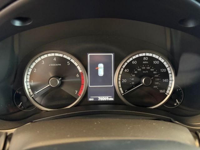 Lexus NX Vehicle Full-screen Gallery Image 14