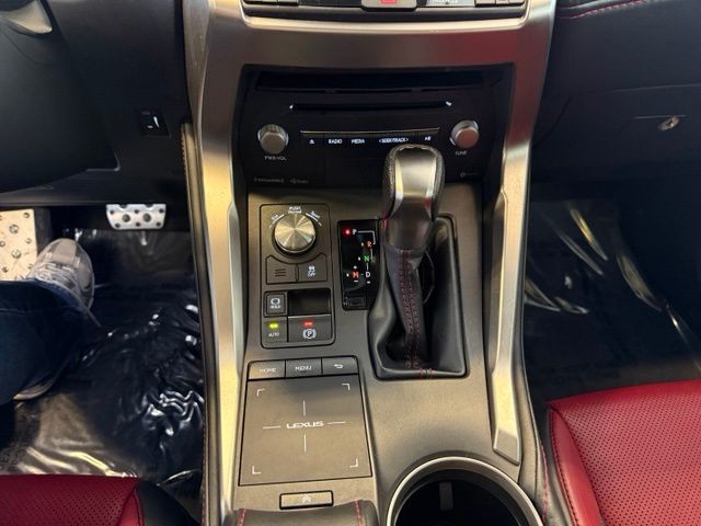 Lexus NX Vehicle Full-screen Gallery Image 17