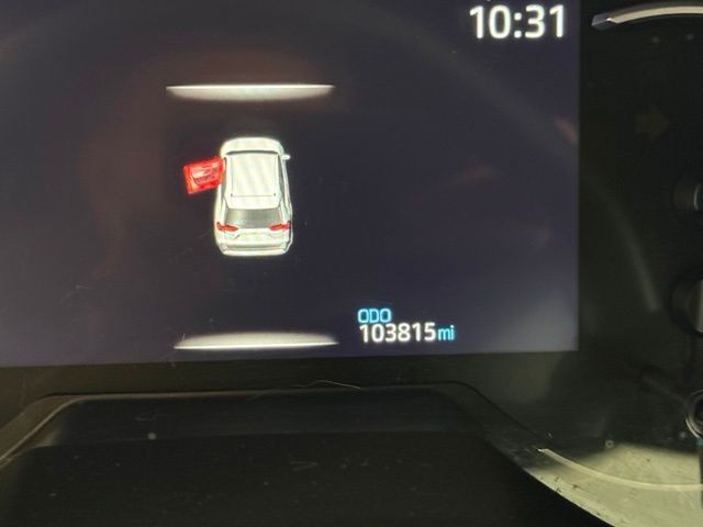Toyota RAV4 Hybrid Vehicle Full-screen Gallery Image 14