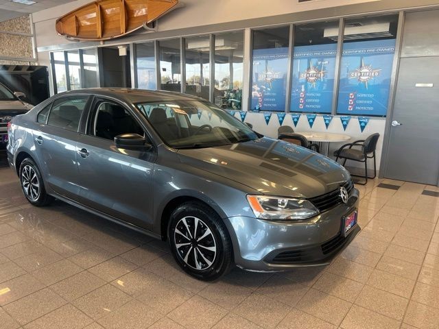 Volkswagen Jetta Sedan Vehicle Full-screen Gallery Image 06