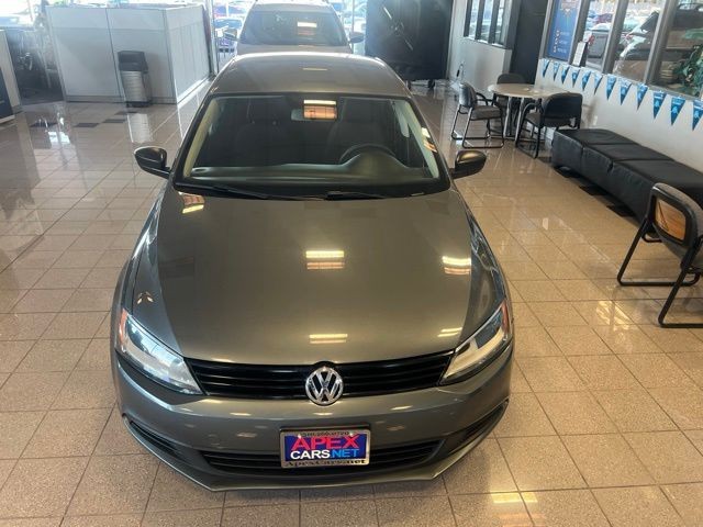 Volkswagen Jetta Sedan Vehicle Full-screen Gallery Image 17