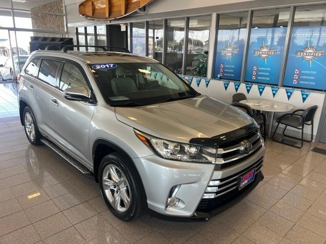 Toyota Highlander Vehicle Full-screen Gallery Image 07