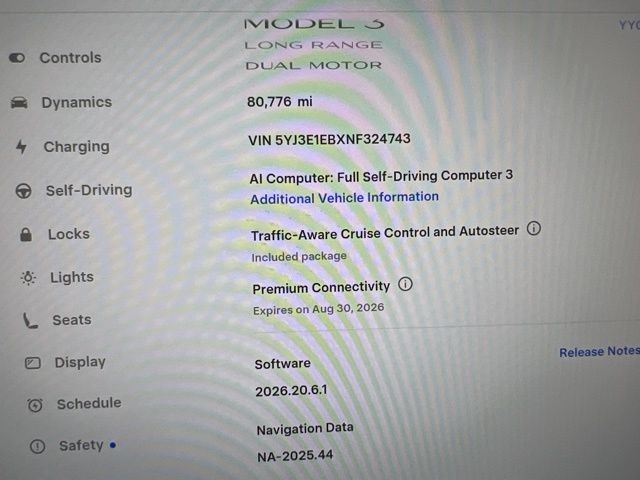 Tesla Model 3 Vehicle Full-screen Gallery Image 05