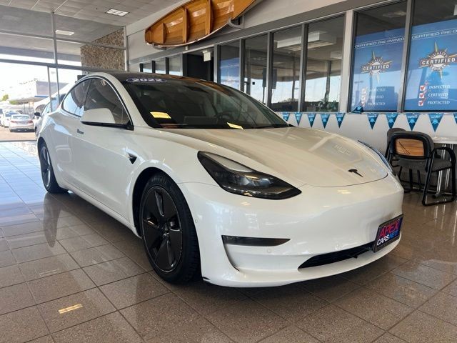 Tesla Model 3 Vehicle Full-screen Gallery Image 07