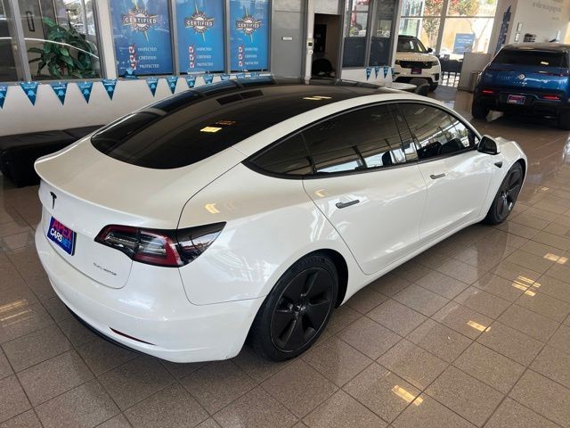 Tesla Model 3 Vehicle Full-screen Gallery Image 09