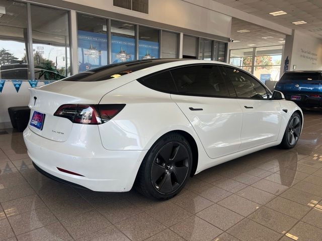 Tesla Model 3 Vehicle Full-screen Gallery Image 10