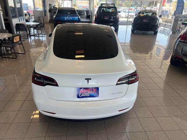 Tesla Model 3 Vehicle Full-screen Gallery Image 12