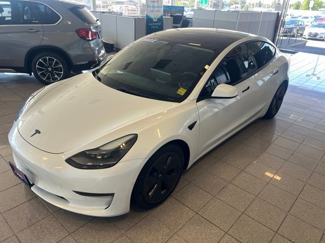 Tesla Model 3 Vehicle Full-screen Gallery Image 16