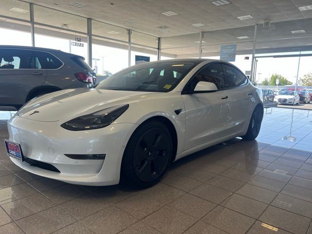 Tesla Model 3 Vehicle Full-screen Gallery Image 17