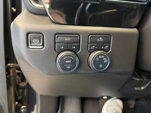 Chevrolet Silverado 1500 Vehicle Full-screen Gallery Image 20