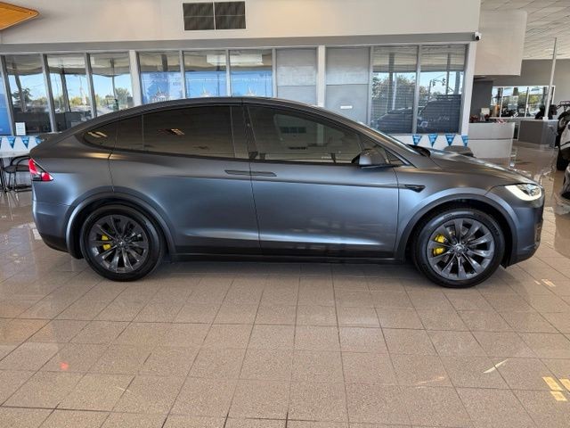 Tesla Model X Vehicle Full-screen Gallery Image 02