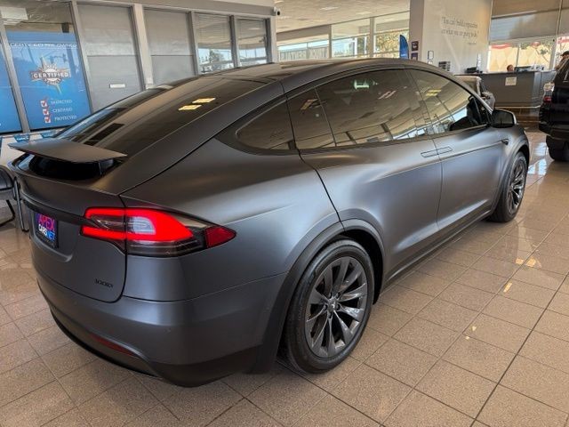 Tesla Model X Vehicle Full-screen Gallery Image 03