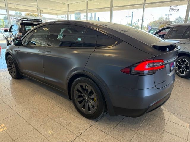 Tesla Model X Vehicle Full-screen Gallery Image 05