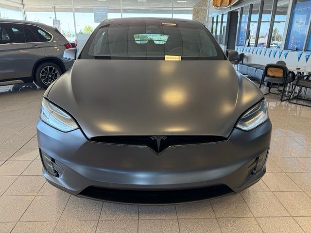 Tesla Model X Vehicle Full-screen Gallery Image 07