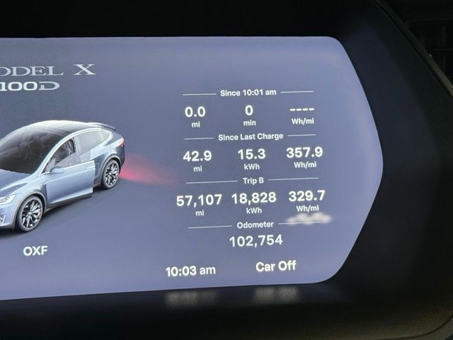 Tesla Model X Vehicle Full-screen Gallery Image 12