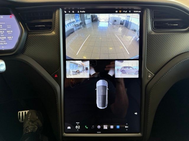 Tesla Model X Vehicle Full-screen Gallery Image 15