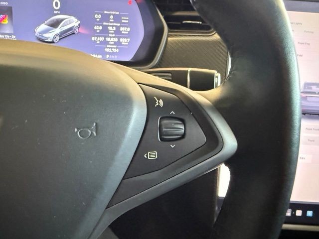 Tesla Model X Vehicle Full-screen Gallery Image 16