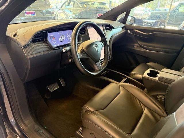 Tesla Model X Vehicle Full-screen Gallery Image 20