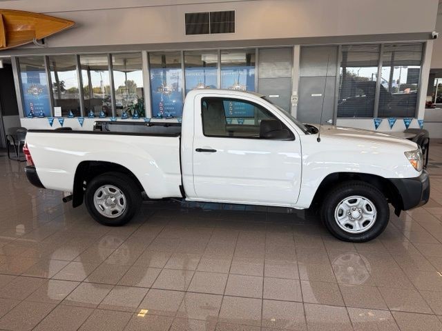 Toyota Tacoma Vehicle Full-screen Gallery Image 03