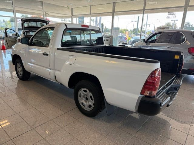 Toyota Tacoma Vehicle Full-screen Gallery Image 06
