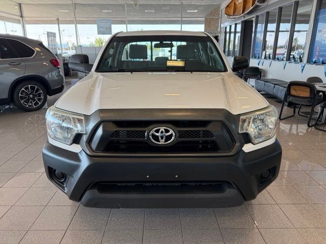 Toyota Tacoma Vehicle Full-screen Gallery Image 08
